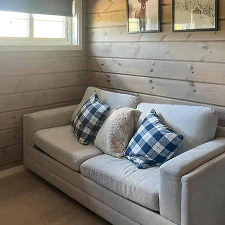 3 Bedroom Stunning In I Setesdal בית נופש הובדן